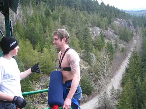 Matt Hops aka Snake bungee jumping