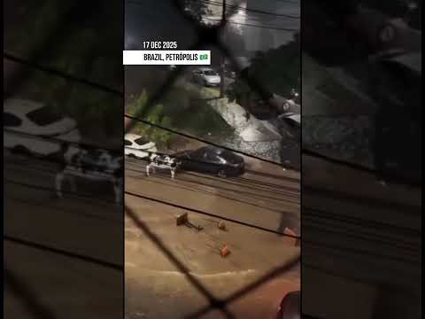 🇧🇷Torrential rain triggered severe flooding, inundating streets, homes, disrupting traffic.  #floods