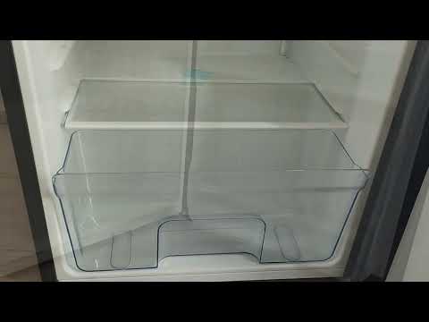 Frigobar marca Libero negro 90 litros