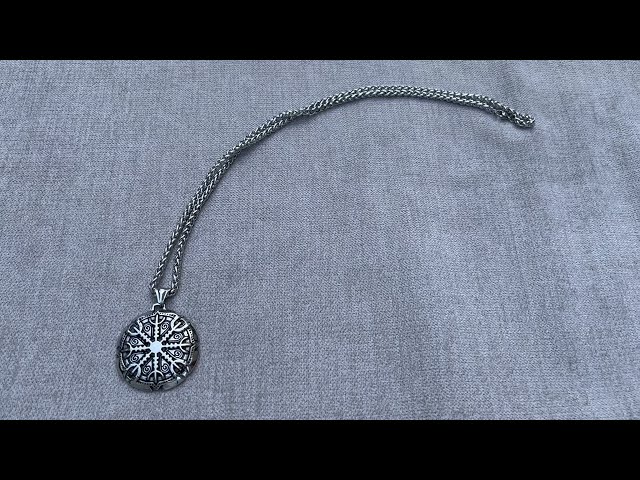 Vídeo relacionado con VASSAGO Collar vikingo nórdico Brújula de acero inoxidable Vegvisir Colgante Media Luna con nudo celta turquesa Talismán Amuleto Joyería, Ajustable, Acero inoxidable, No es una piedra preciosa