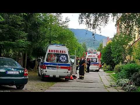 Makabryczne odkrycie. Zwłoki starszego mężczyzny, obok nieprzytomna kobieta.