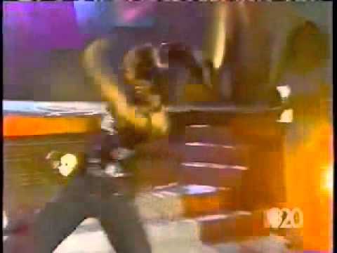 Soul Train Line 01' - Mo Que!