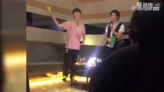 [Fancam] Karaoke ver : Luhan and Wang Leehom - Big City Small Love (王力宏重返伯克利 - 大城小爱 )