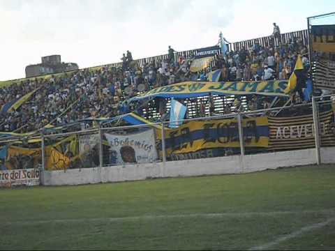 "La hinchada en Rosario - Aliento a full -" Barra: La Banda de Villa Crespo • Club: Atlanta