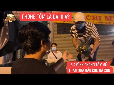 Gia đình Phong Tôm gửi Khương Dừa 1 tấn dưa hấu trao cho bà con, Phong Tôm là đại gia mà giấu?