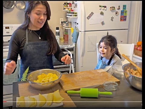 Colombian Beef Empanadas with Hogao! Cocinando con Luna