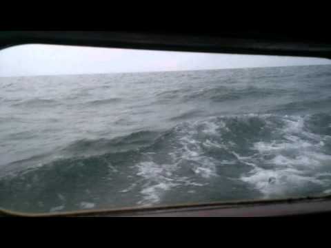 Puuron valmistusta aallokossa. Making porridge on the waves. Sailing / cooking