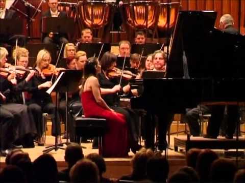 Nadia Weintraub plays Dvořák - Piano Concerto in G minor - I. Allegro agitato [2/2]