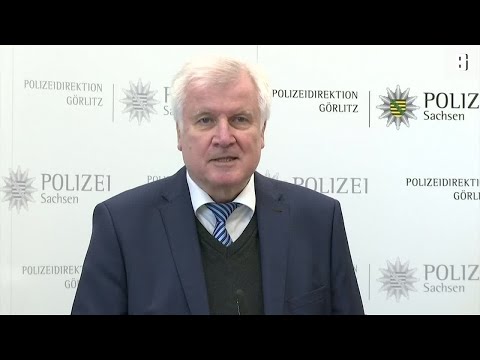 Trotz Rücktritt als CSU-Chef: Seehofer will Innenminister bleiben | DER SPIEGEL