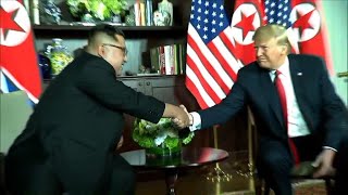 Kim e Trump assinam acordo para desnuclearização das Coreias; EUA oferecem "garantias de segura