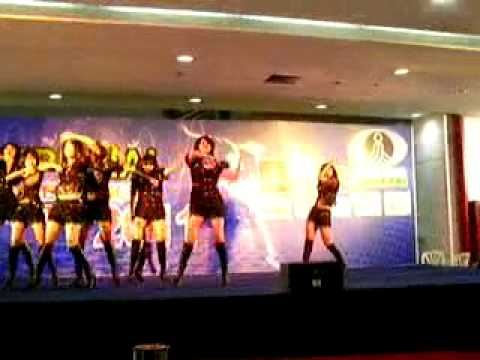 Swizzle :) Cover snsd . Mr.Taxi + Bad girl at 221011 Imperial World