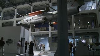 Wolf Vostell: Das Flugzeug ist das Ei in der Hand des Himmels