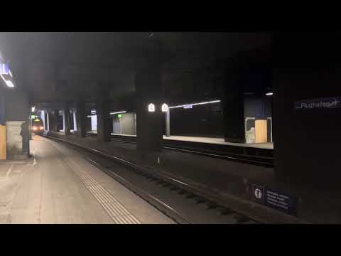 S16 Herliberg - Zürich Flughafen fährt in Zürich Flughafen ein Gleis 3