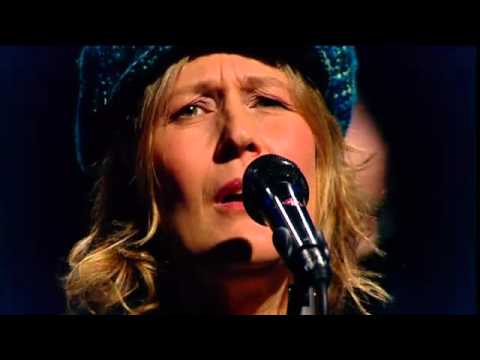 Lisen Elwin med låten Mamma Varför