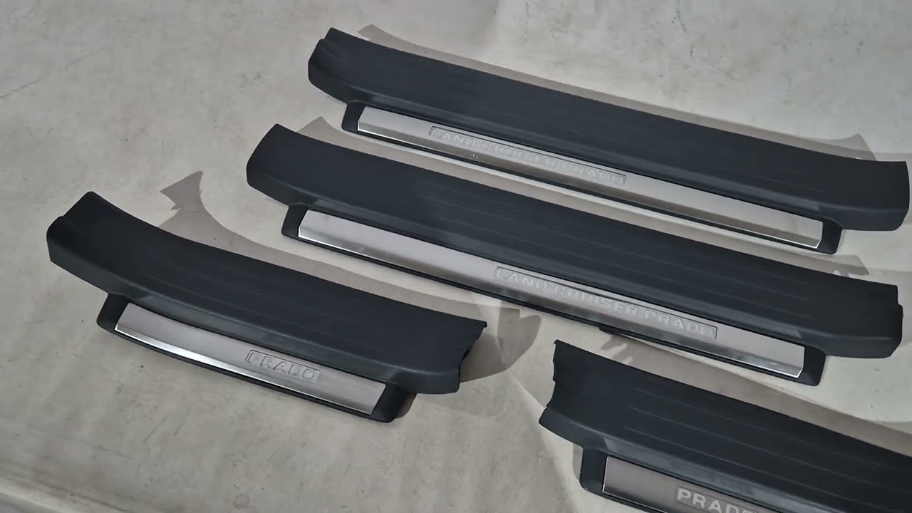 Подсвечиваемые накладки на пороги (черные) Video 1