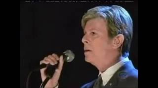 David Bowie&#39;s last performance ever, &quot;Life On Mars&quot;