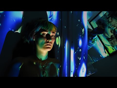 "Untwist In Time" Live - Lauren Ruth Ward