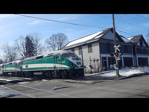 DOUBLE! GO Train MP40 645 & 627 at Clarkson Road! February 9, 2022
