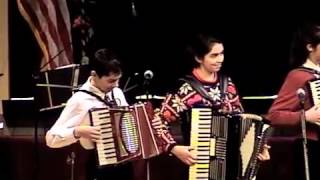 The Bennett Family - Joyeux Noel (Accordions)