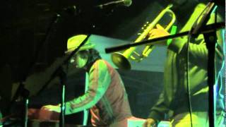 Karl Denson's Tiny Universe: "3 Trials" live (Pro Audio)