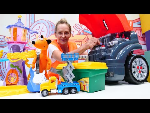 Nicole's Toy Workshop - We repair the tractor and the elevator in the princesses' castle