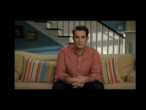 Phil Dunphy being mocked by the banjo.