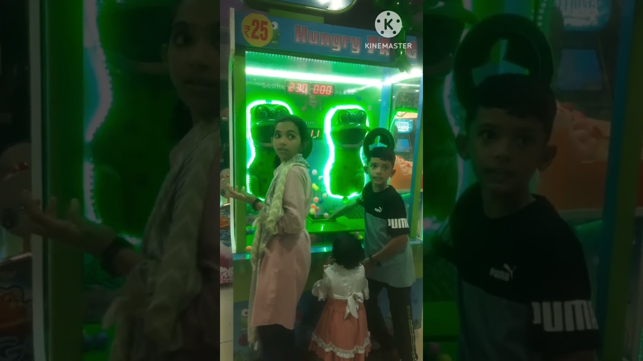 Hungry frog game/Capitol mall/Freehand Gallery