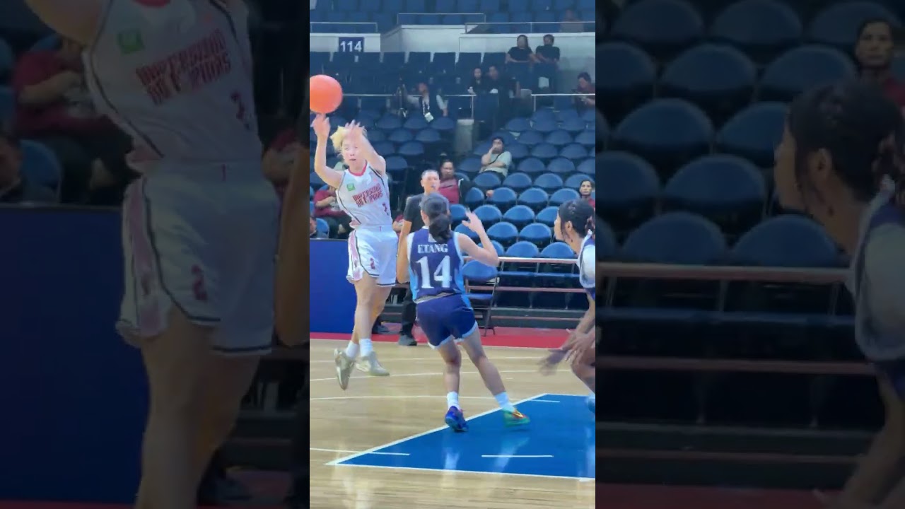 Highlights: Acrissa Maw of UP with the drive to the lane