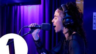 FKA twigs - Video Girl in the Live Lounge