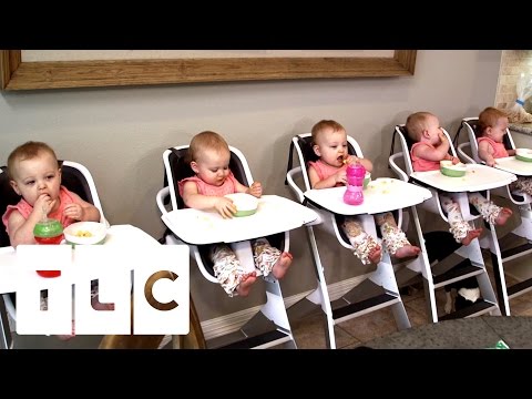 Feeding And Bathing 5 Babies | Outdaughtered | S2 Episode 1