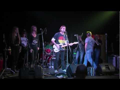 Franta a jeho parta s Mičudkou v Tyjátru