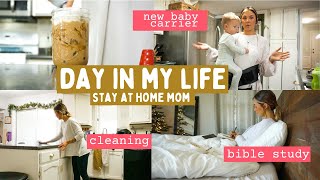 COZY DAY IN MY LIFE AS A MOM...babymust carrier and finding a new routine