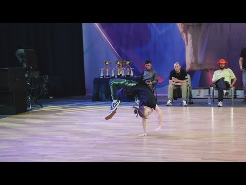 top8 11-13 bboy Adik vs Vova - брейкданс чемпионат г.Москва