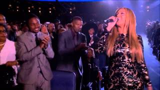 Jamie Foxx checks out Beyonce's ass