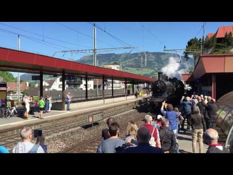 A 3/5 705 und C 5/6 2978 in Schwyz
