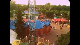 preview picture of video 'Колесо обозрения. Кировоград, дендропарк. Лето 2013. Ferris wheels. Kirovograd, arboretum.'