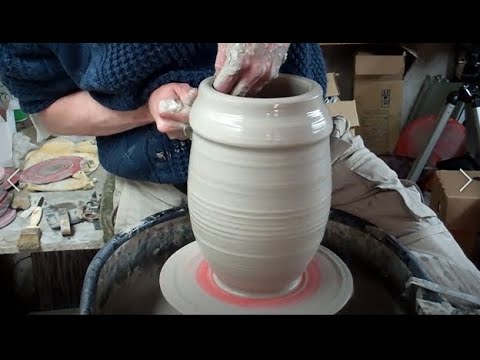 Making a Big Pottery Jar.