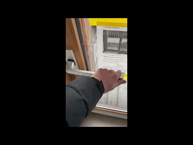 Using the sliding doors