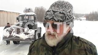 Чтобы спасти родное село из снежного плена, житель Новоселок сам построил бульдозер