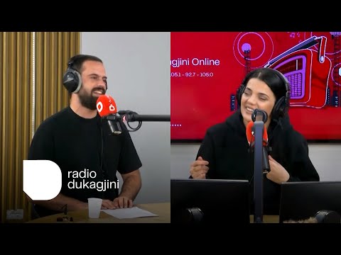 Dëgjuesit këndojnë këngë interesante të cilat ju kanë mbet në kokë “Sot harrojmë të gjitha hallet….”