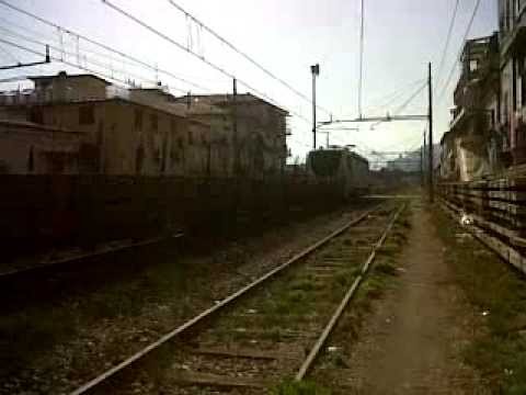 Merci in Doppia Trazione E403-003 e E403-013 di coda per la spinta.