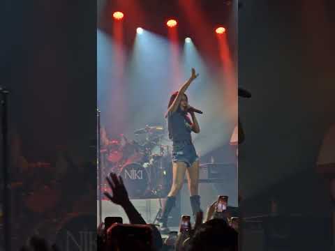 baby, me and you, we vintage ✨️ ~ #NIKI in amsterdam 101023