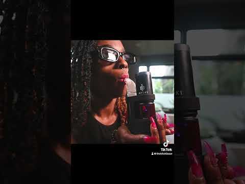 Attach your Saber to the portable attachment for on the go. Taste the flavor difference with lasers!