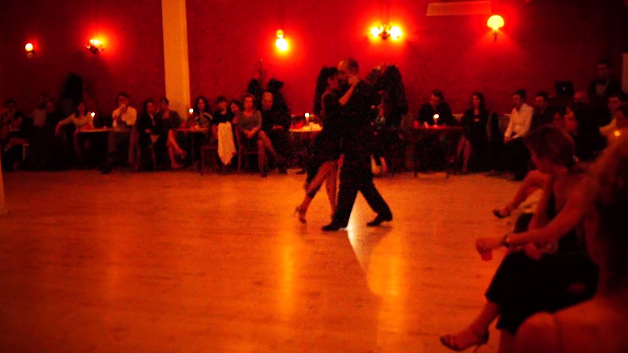 Video thumbnail for Antonella Terrazas y Santiago Castro - Cualquier cosa