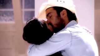 Arturo y Sofía - Beso - Tierra de Reyes