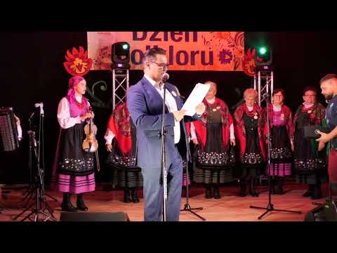 PREZENTACJA "ŚWINICZANEK" W NIESUŁKOWIE.