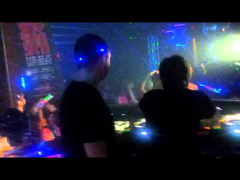 Wasted Penguinz LIVE @ MASIF, SYDNEY, AUSTRALIA 17/12/2011