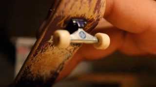 preview picture of video 'FINGERBOARDING mini movie'