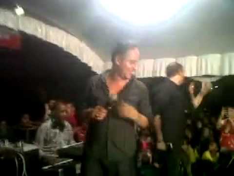 fuad balfas feat mustafa balasyik BAILAMI SON @ Banjarmasin.mp4