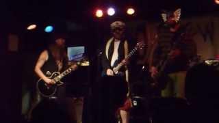 Addicted (to danger)